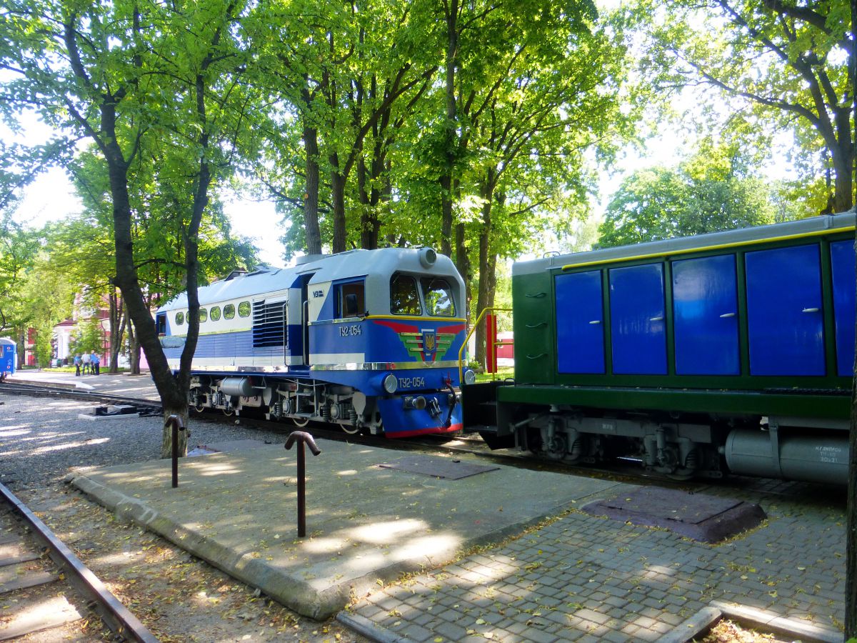 Начало буднего дня. Подвижной состав перед депо