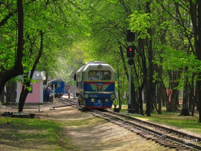 ТУ2-054 совершает маневры по ст. Парк