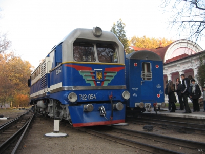 ТУ2-054 совершает маневры по ст. Парк