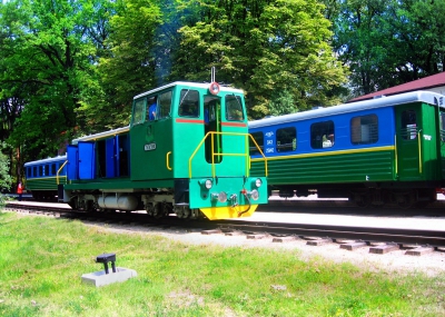 ТУ7А-3198 делает маневры на ст. Парк