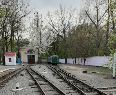 Состав 'Юность Южной' в тупике на ст. Парк